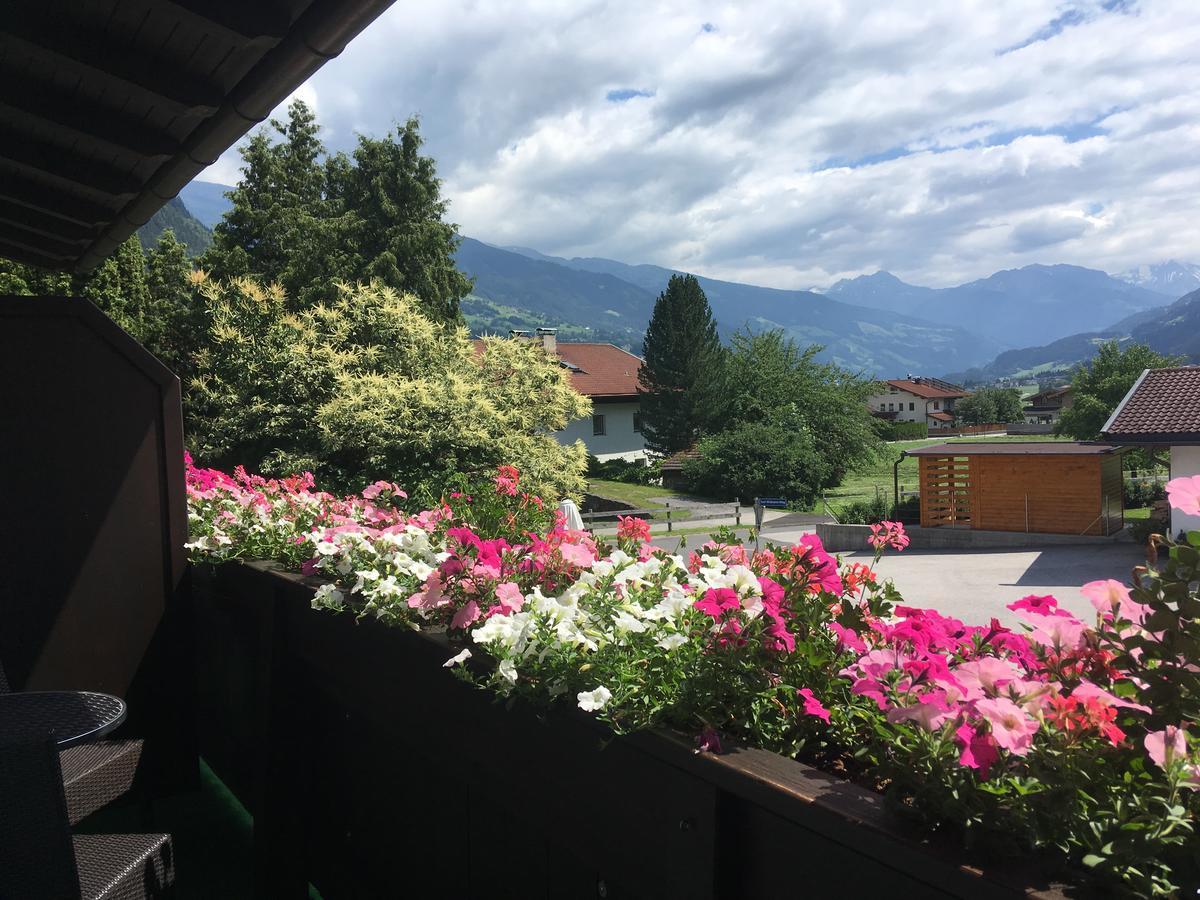 Restaurant Gaestehaus Wiesenheim Uderns Extérieur photo